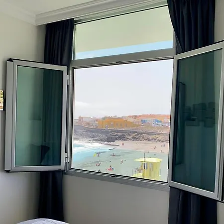 Hermoso Edificio Frente Al Mar Con Gran Terraza Y Hermosas Vistas 公寓